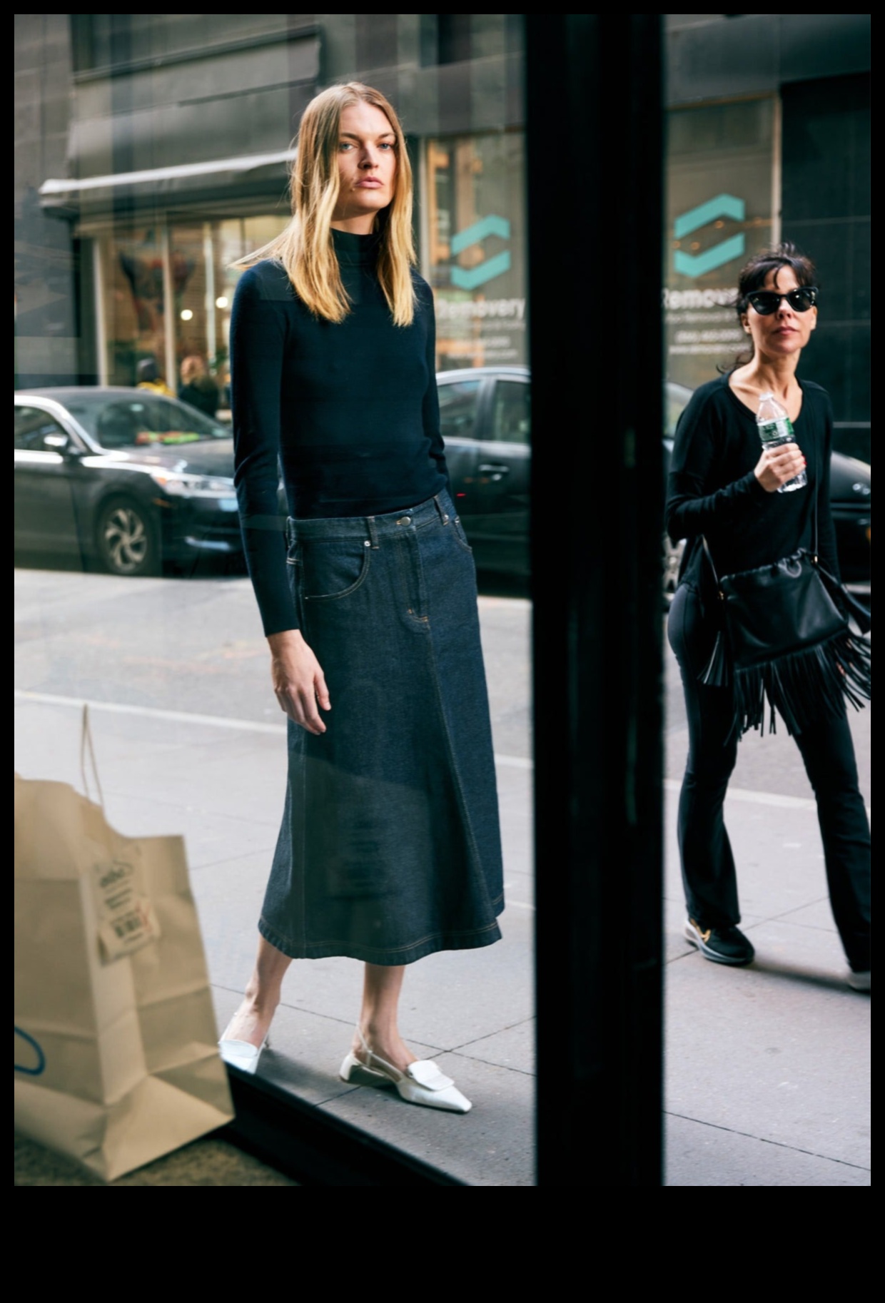 Rafinament elegant Puterea modei minimaliste în epoca modernă 2 Rafinament elegant: puterea modei minimaliste