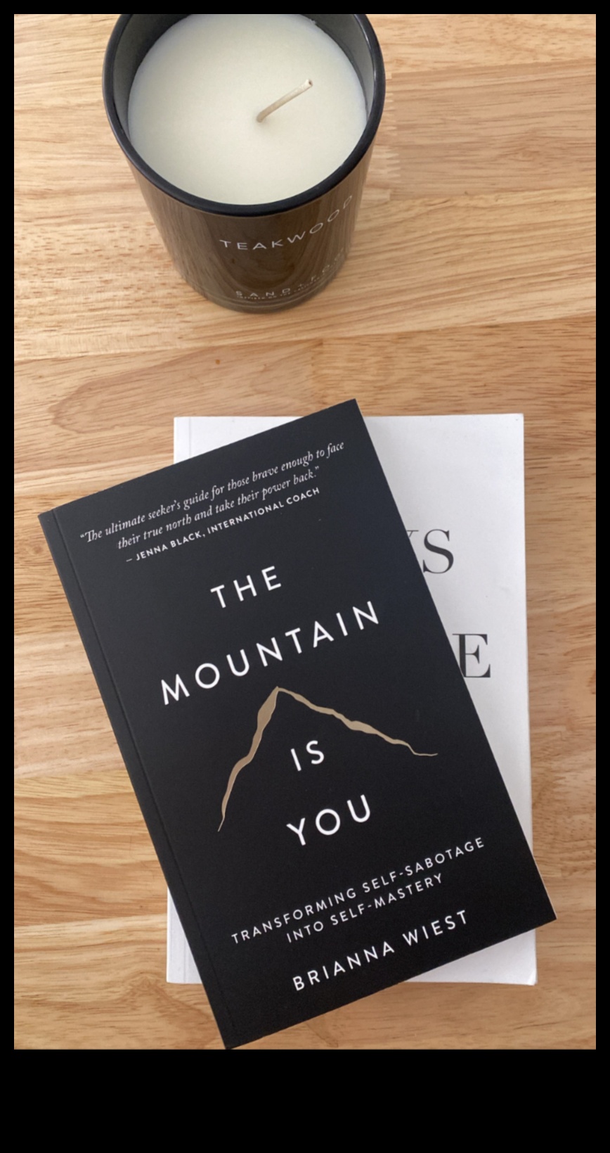 Reflecții liniștite 7 cărți de citit obligatoriu pentru un stil de viață meditativ 4 Reflecții liniștite: cărți de citit obligatoriu pentru un stil de viață meditativ