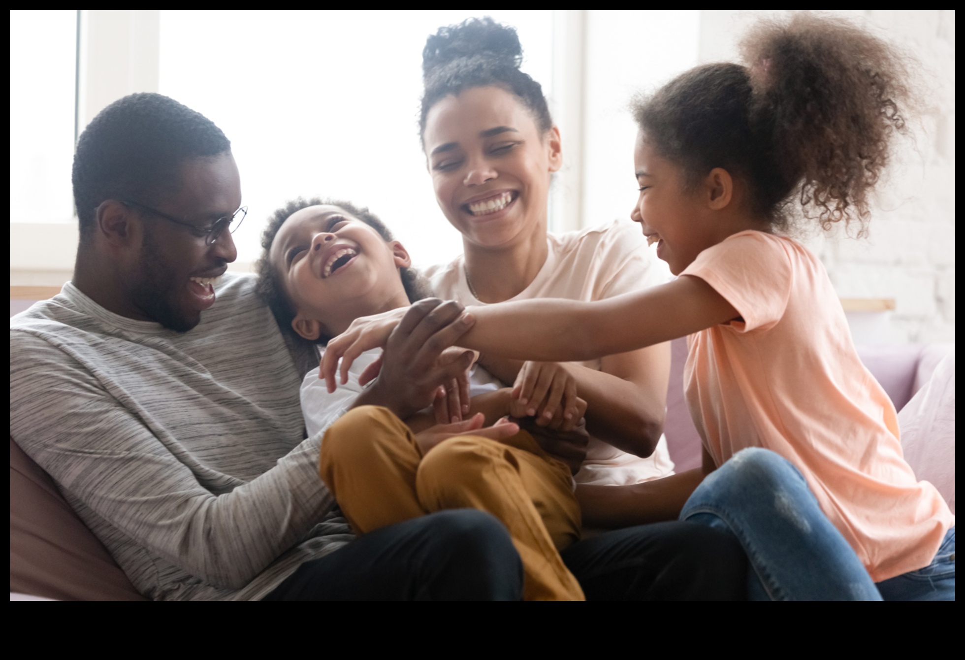 Părinte prezent, copil înfloritor: viață de familie atentă